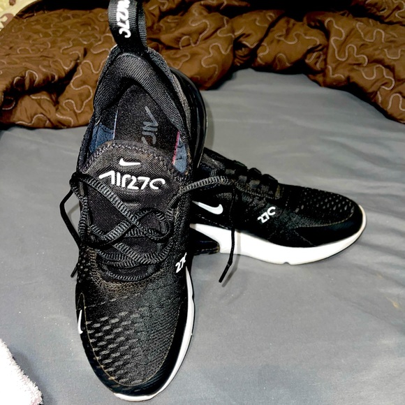 Nike Air Max 270 Black/White - Picture 1 of 3